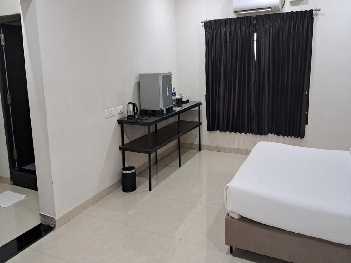 Mayfair Service Apartments Coimbatore Buitenkant foto